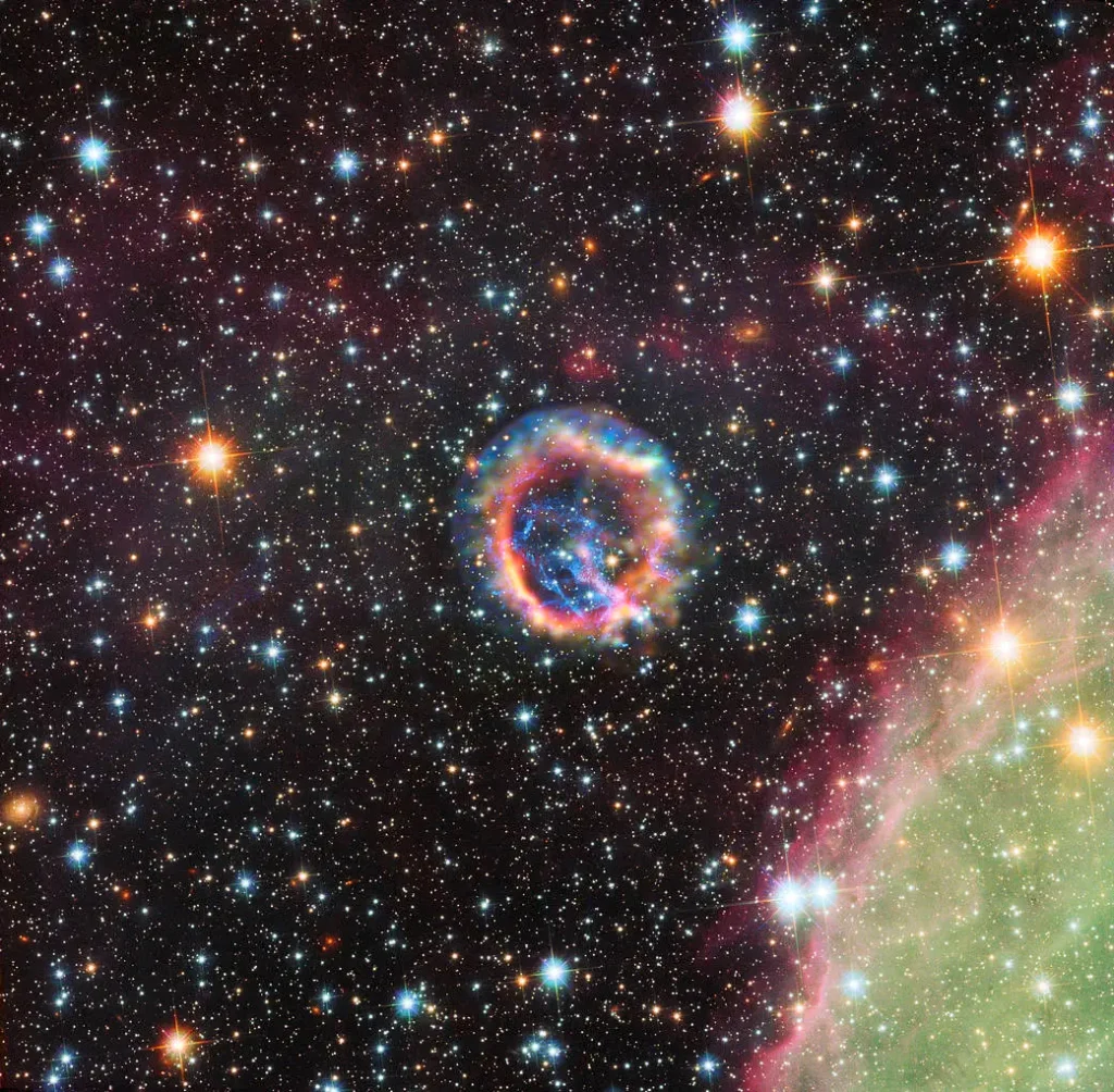 Yıldızın süpernova patlaması ile yok olması